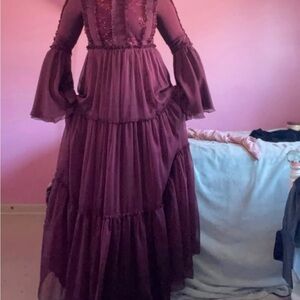 Elegant Burgundy Maxi Dress